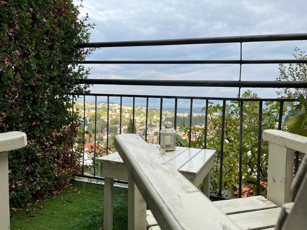 Adva High Above All Rosh Pinna Bagian luar foto