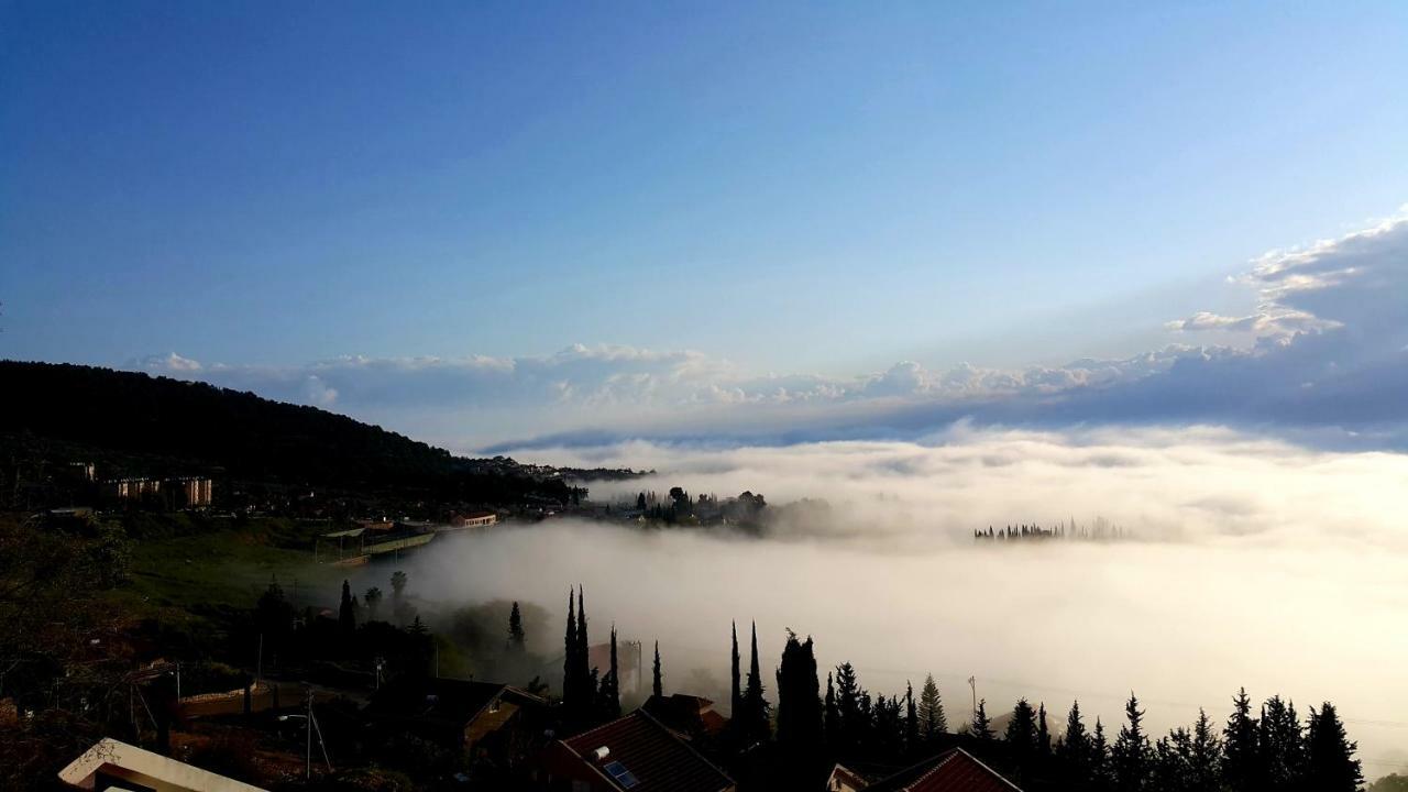 Adva High Above All Rosh Pinna Bagian luar foto